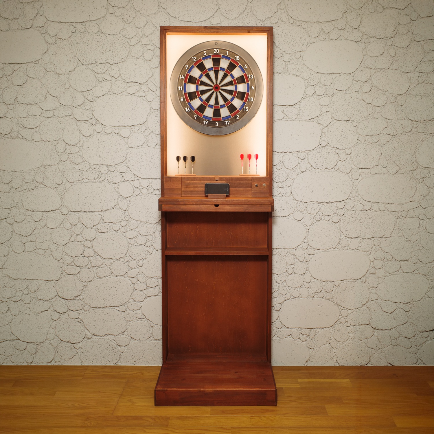 DARTS NEST 木製ダーツスタンドの正面